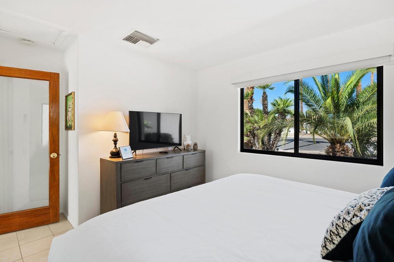 Los Compadres Oasis - 5 Bedroom Palm Springs Exterior photo