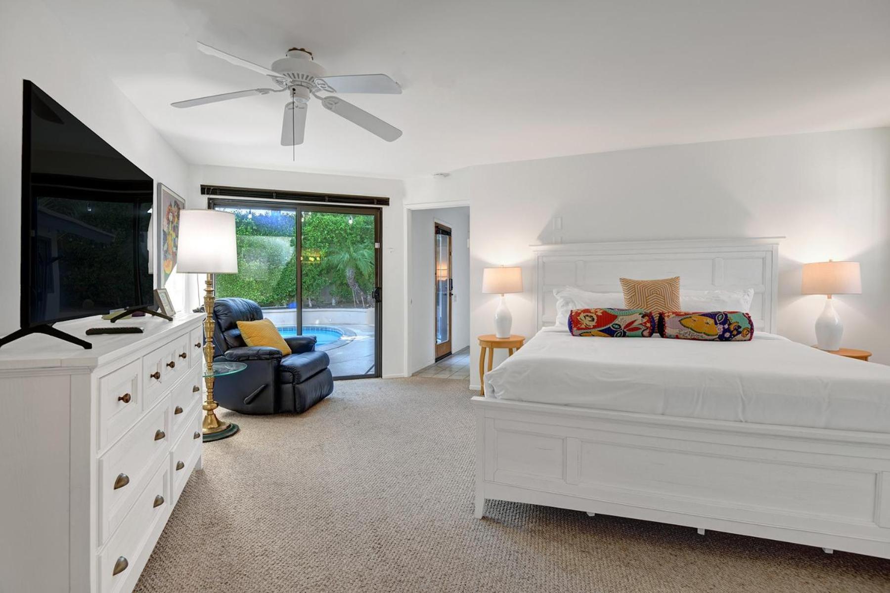Los Compadres Oasis - 5 Bedroom Palm Springs Exterior photo
